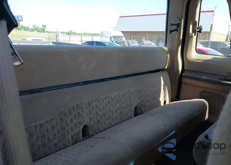 1999 Ford F-250 Lariat/Xl/Xlt z USA, uszkodzony, nr VIN 1FTNX20S0XEB09912